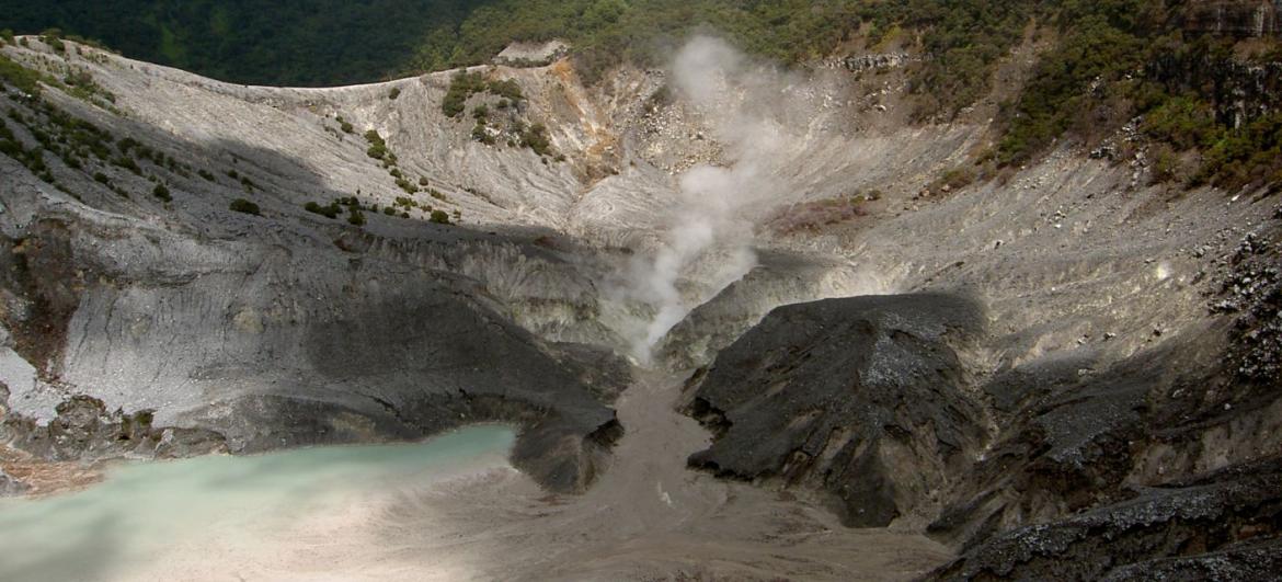 Kráter Kawah Ratu