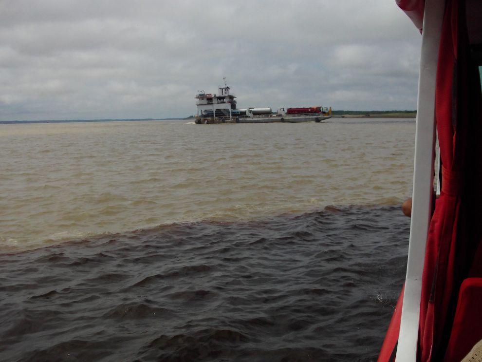 Soutok řek Rio Negro a Amazonky (Solimões)