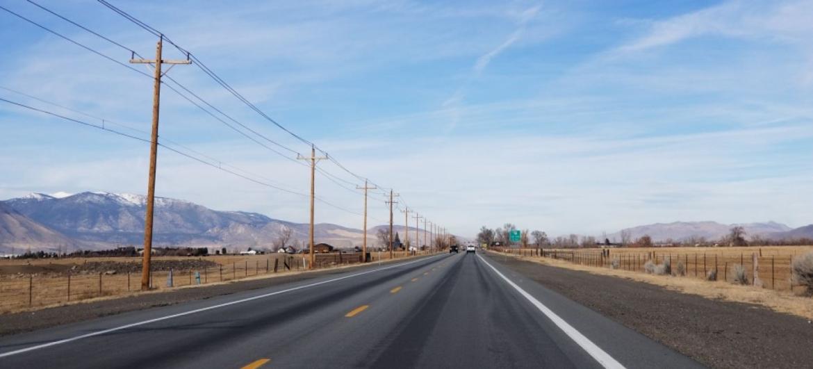 Po highway 395 okolo jezer