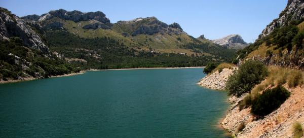 Přehrada Embalse Gorg Blau