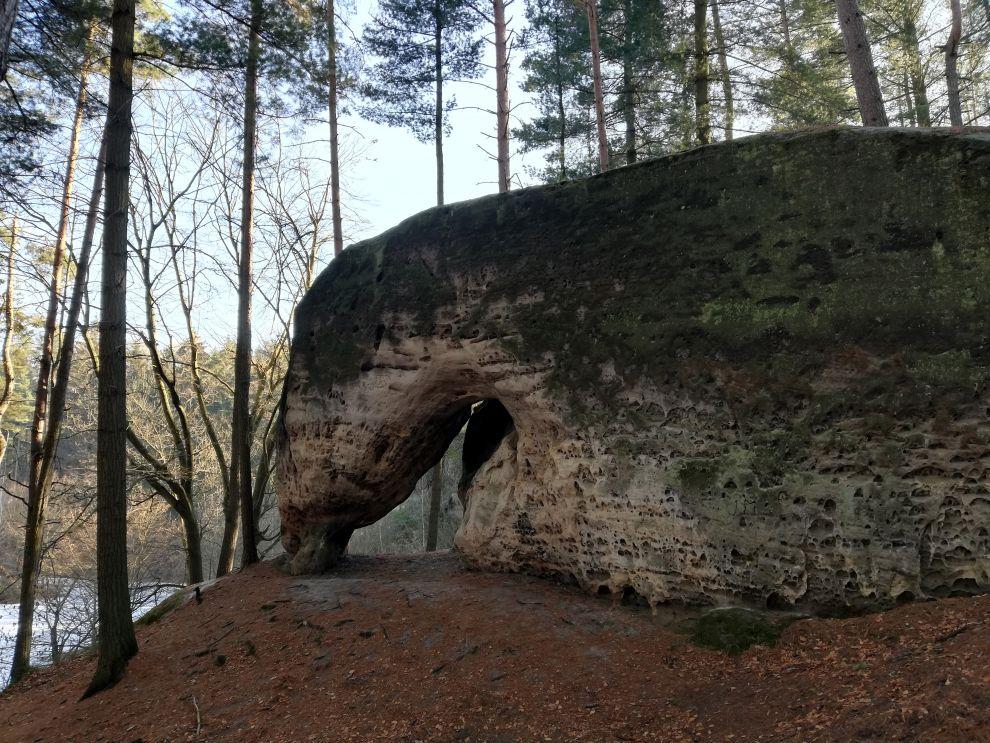Skalní brána naproti Pařezu