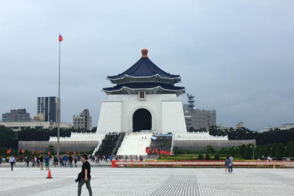 Čankajškovo mauzoleum (Chiang Kai Shek Memorial Hall)