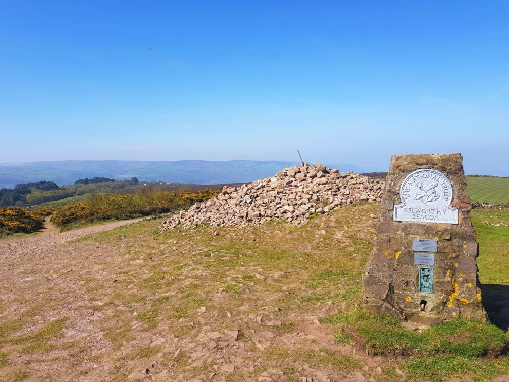 Vrchol Selworthy Beacon