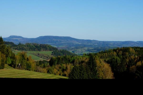 Z Jestřebích hor na dohled