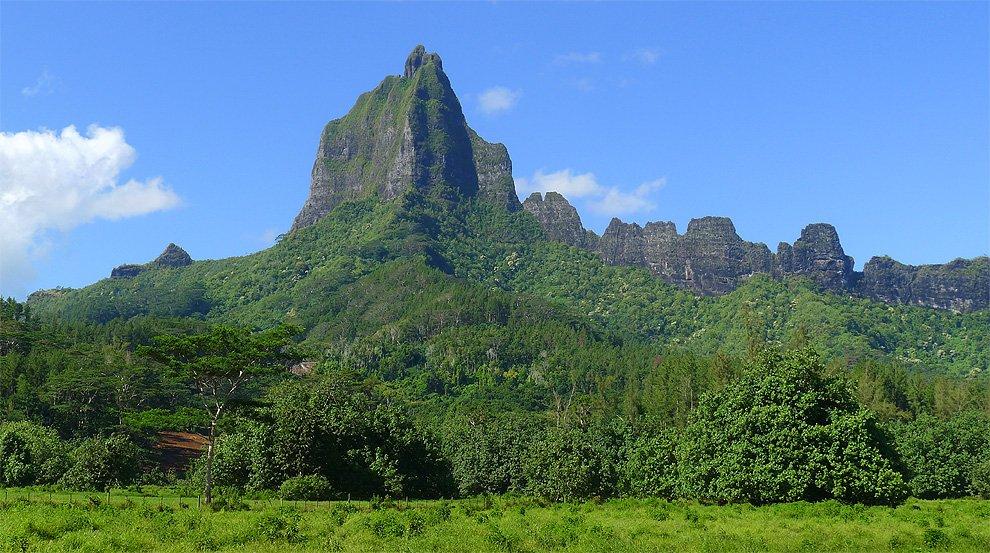 Mount Mouaroa (880m n. m.)