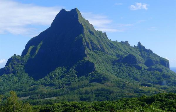 Mount Rotui (899m n. m.)