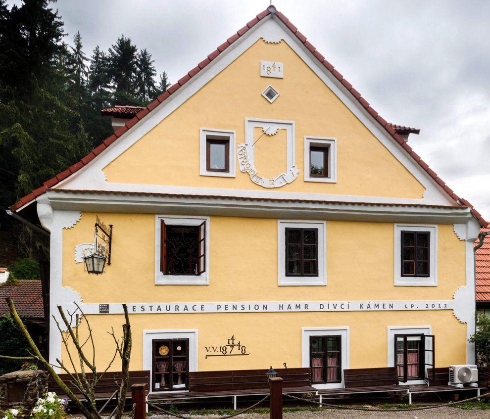 Cesta k restauraci pensionu Hamr Dívčí Kámen