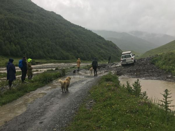 K úpatí ledovce Šchara