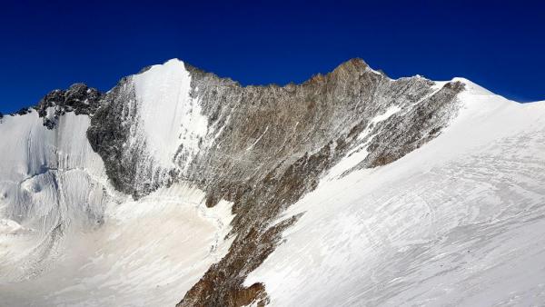 Hřeben Lenzspitze (vlevo) - Nadelhorn