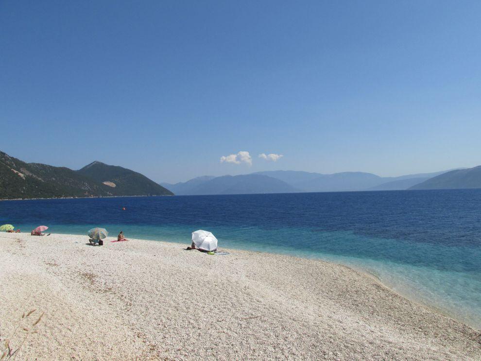 Aspros Gialos beach