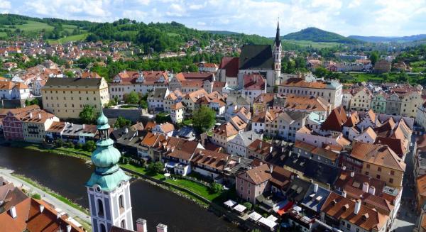 Výhled na kostel sv. Víta