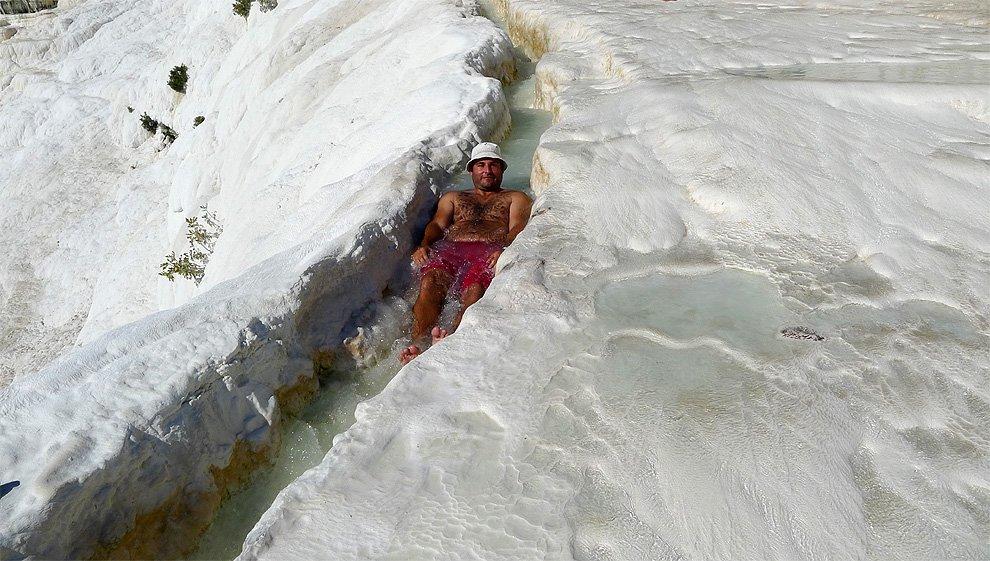 "Bathing" gutter