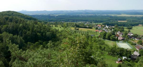 Výhled na Máchův kraj a Kokořínsko