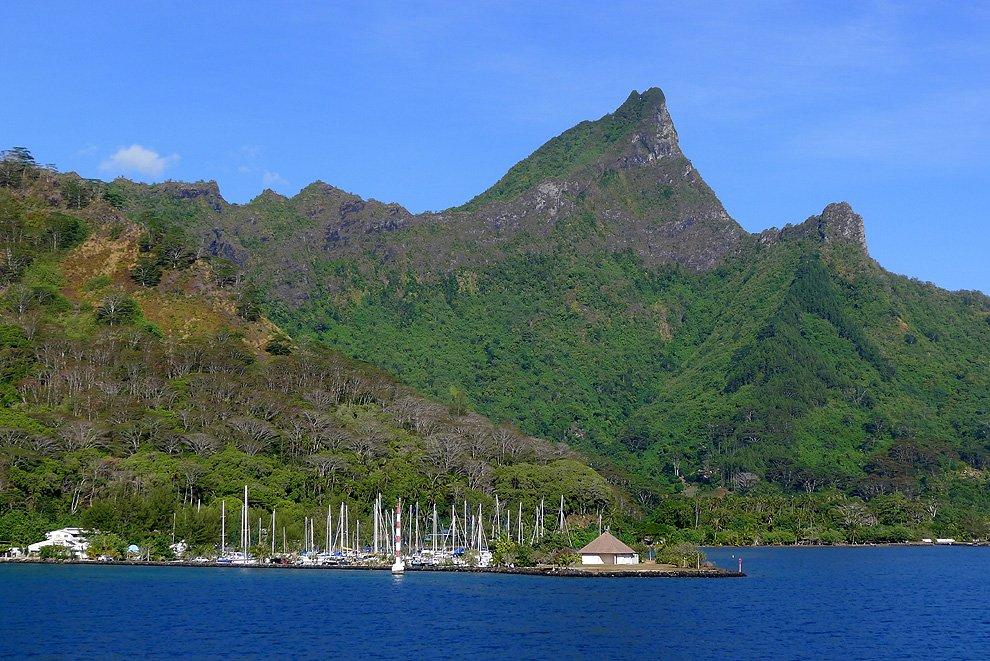 Mt. Mouaputa (830m n. m.)
