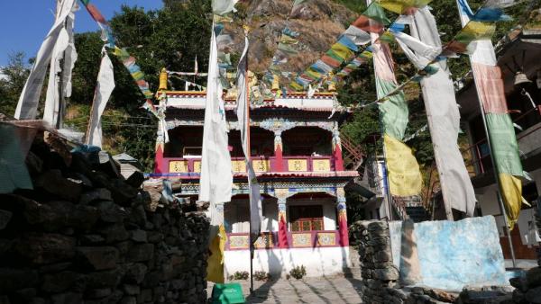 Gompa v Old Syabru