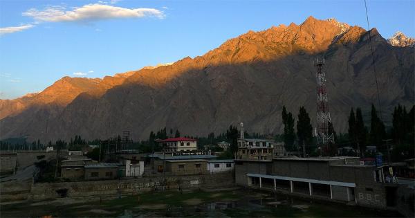 Západ slunce nad Skardu