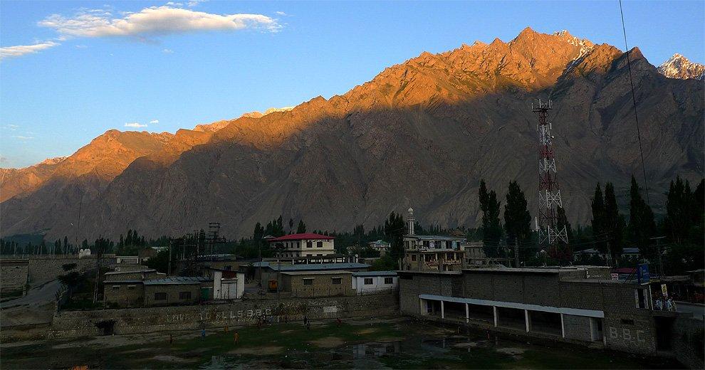 Západ slunce nad Skardu