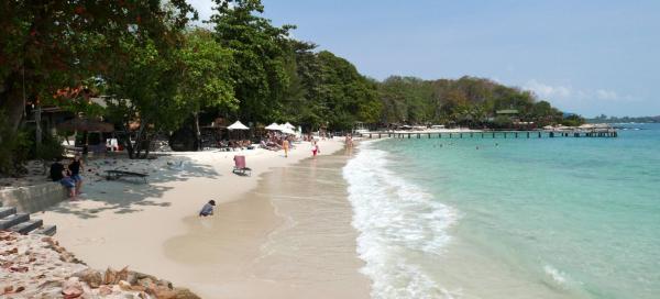 Ao Cho Beach