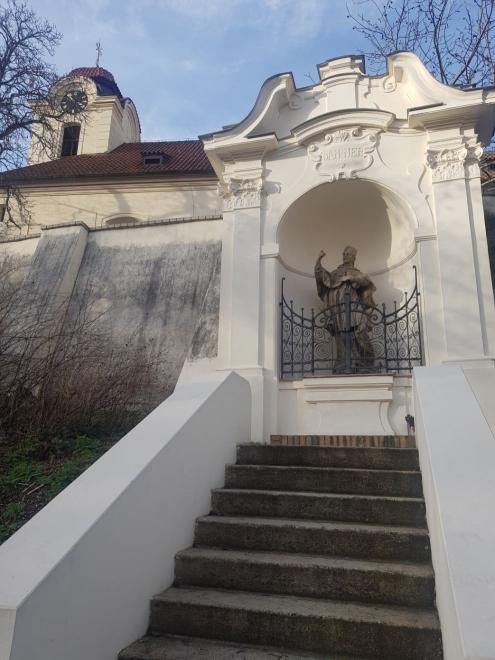 Kostel sv. Gotharda s kapličkou