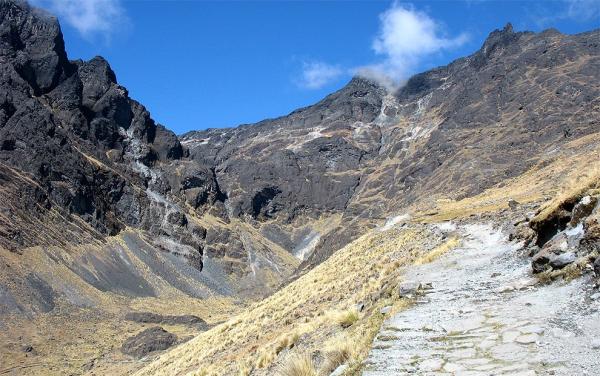 Pohled zpět na hřeben Cordillery Real