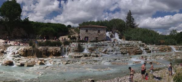 Vápencové kaskády Cascate del Mulino