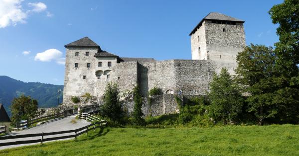 Krásný hrad v Kaprunu