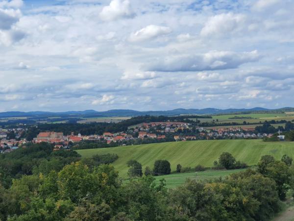 Výhled z rozhledny Šibeniční vrch