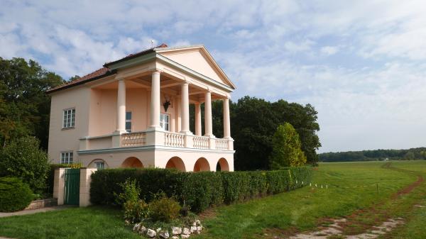 Lovecký zámeček