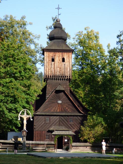 Dřevěný kostelík