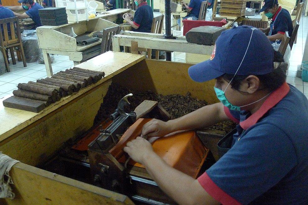 Filling of cigars