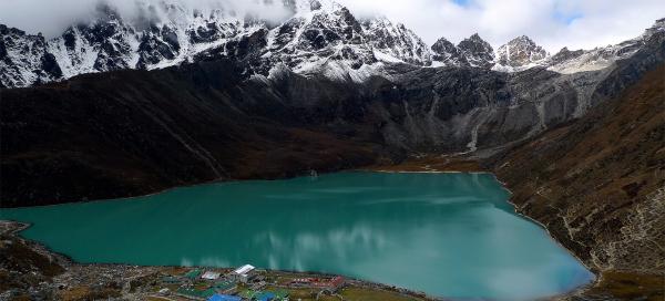 Jezero Dudh Pokhari v Gokyu