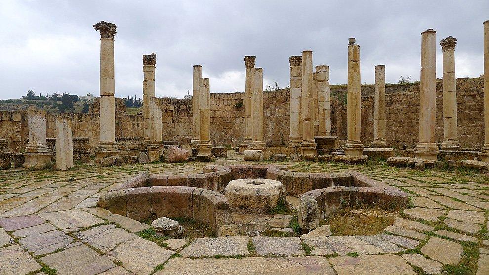 Former fountain