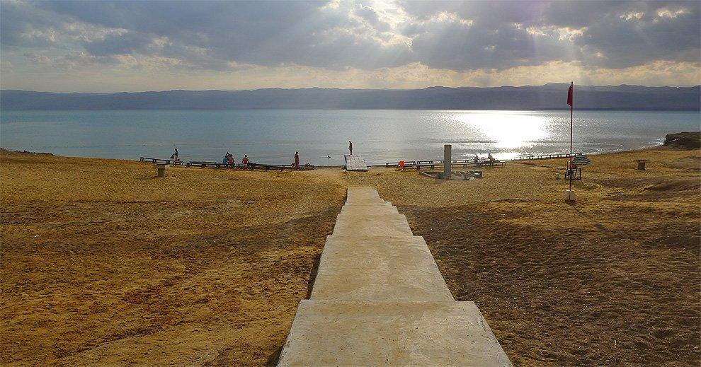 Path to the beach