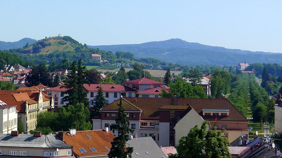 Výhled na lipovou alej
