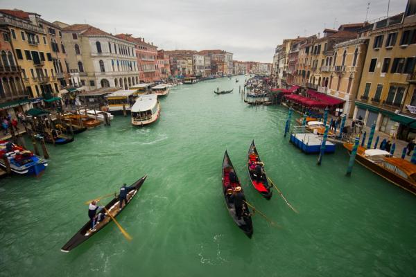 Pohled z Ponte di Rialto