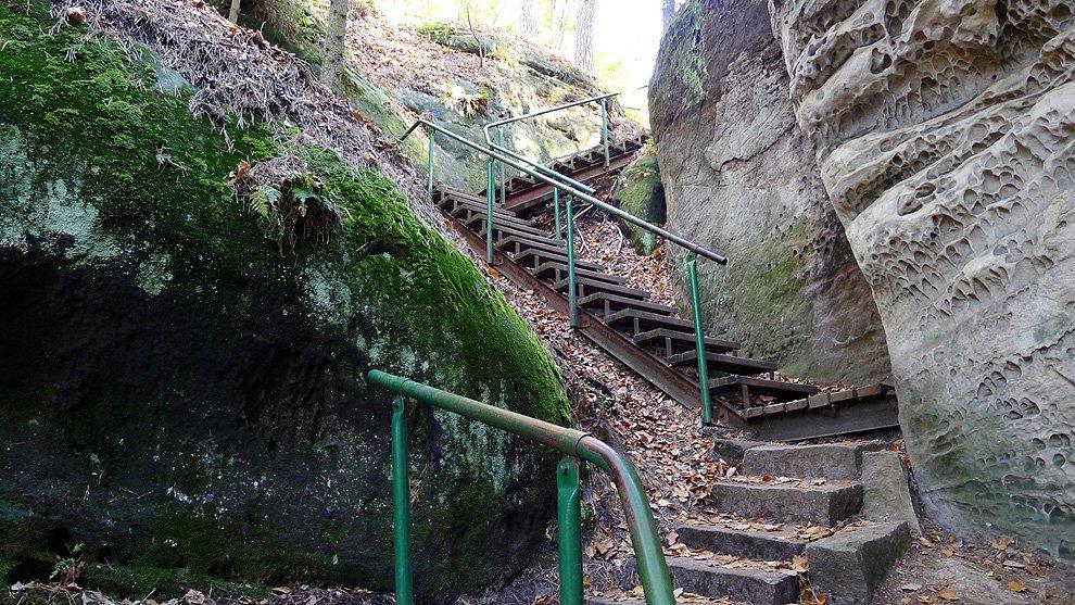 Hruboskalská schodiště