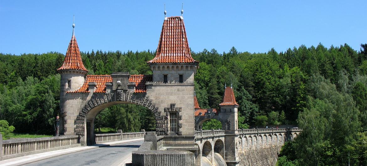 Přehrada Les Království