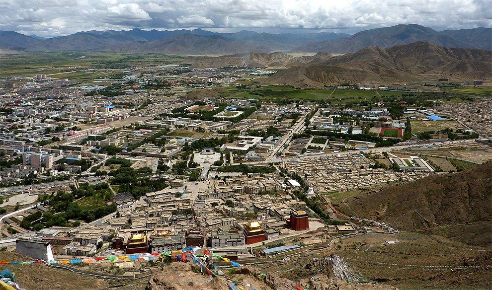 Nad klášterem Tashilhunpo