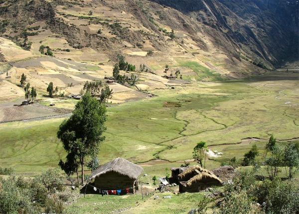 Life in the valley Jancapampa