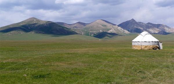 Hřeben na sever od jezera Sonkol