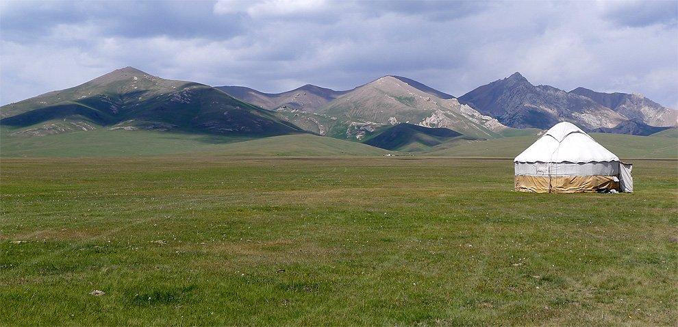 Hřeben na sever od jezera Sonkol