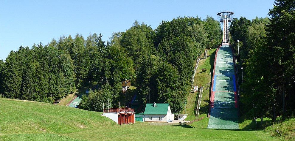Skokanské můstky nad Lomnicí