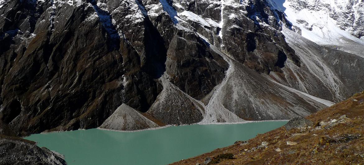 Jezero Chola Tsho
