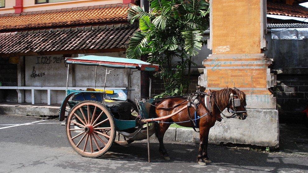 Taxi v Klungkungu