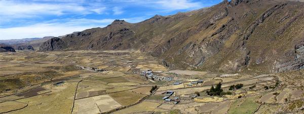 Vyhlídka do údolí řeky Colca