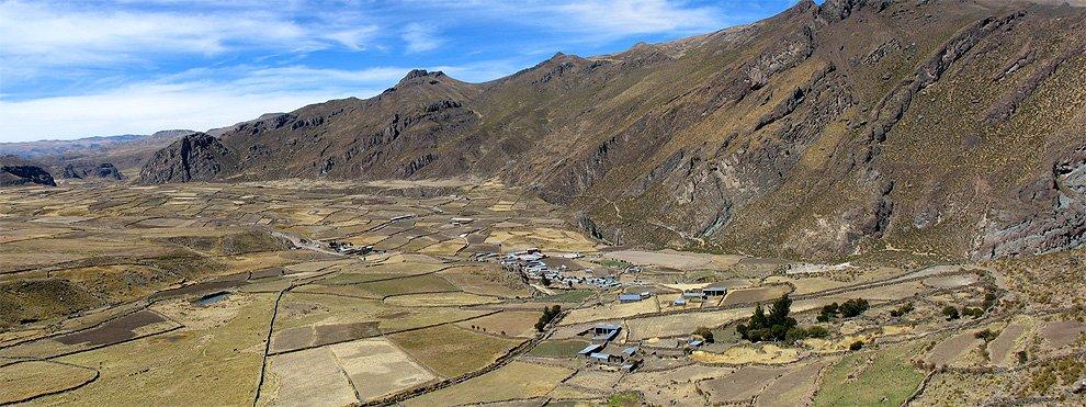 Vyhlídka do údolí řeky Colca