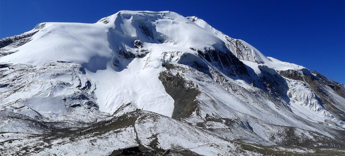 Hike across Thorong la pass