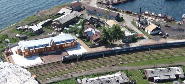 Vlakem Sljudjanka - Port Bajkal