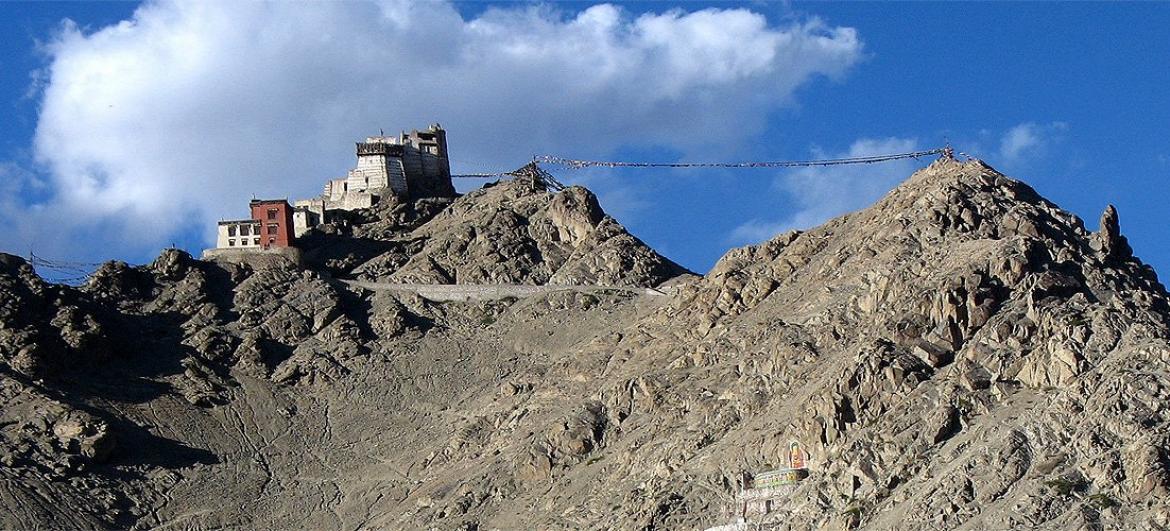 Výstup k Namgyal Tsemo Gompa