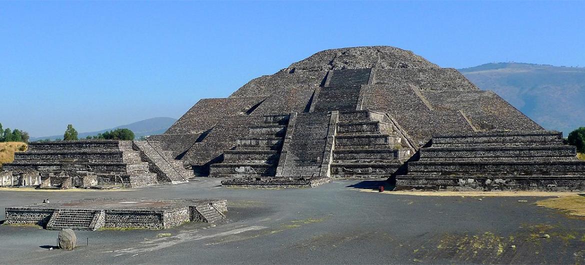 Visit of Teotihuacán